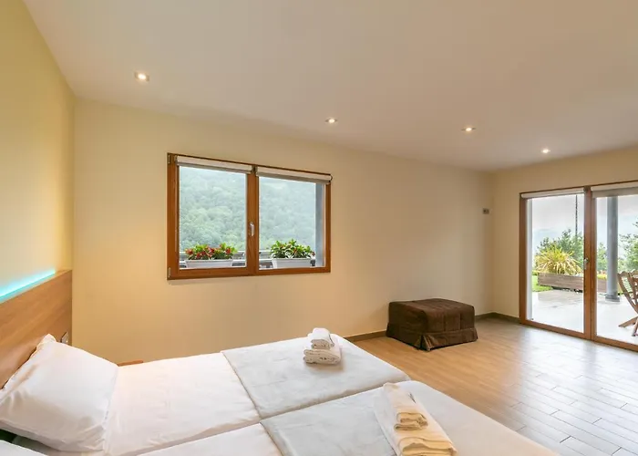 Apartment Uzturre - Baskeyrentals