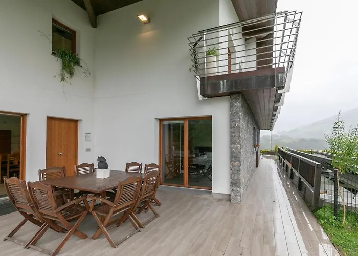 Apartment Uzturre - Baskeyrentals