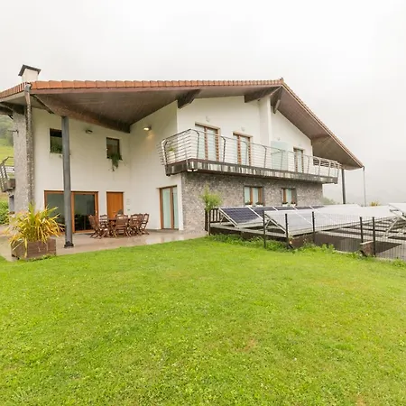 Apartment Uzturre - Baskeyrentals